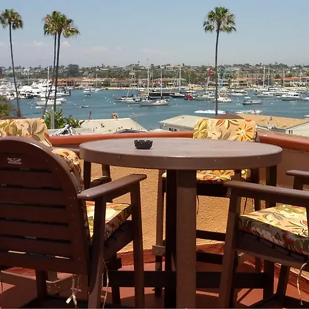 Bay Shores Peninsula Hotel